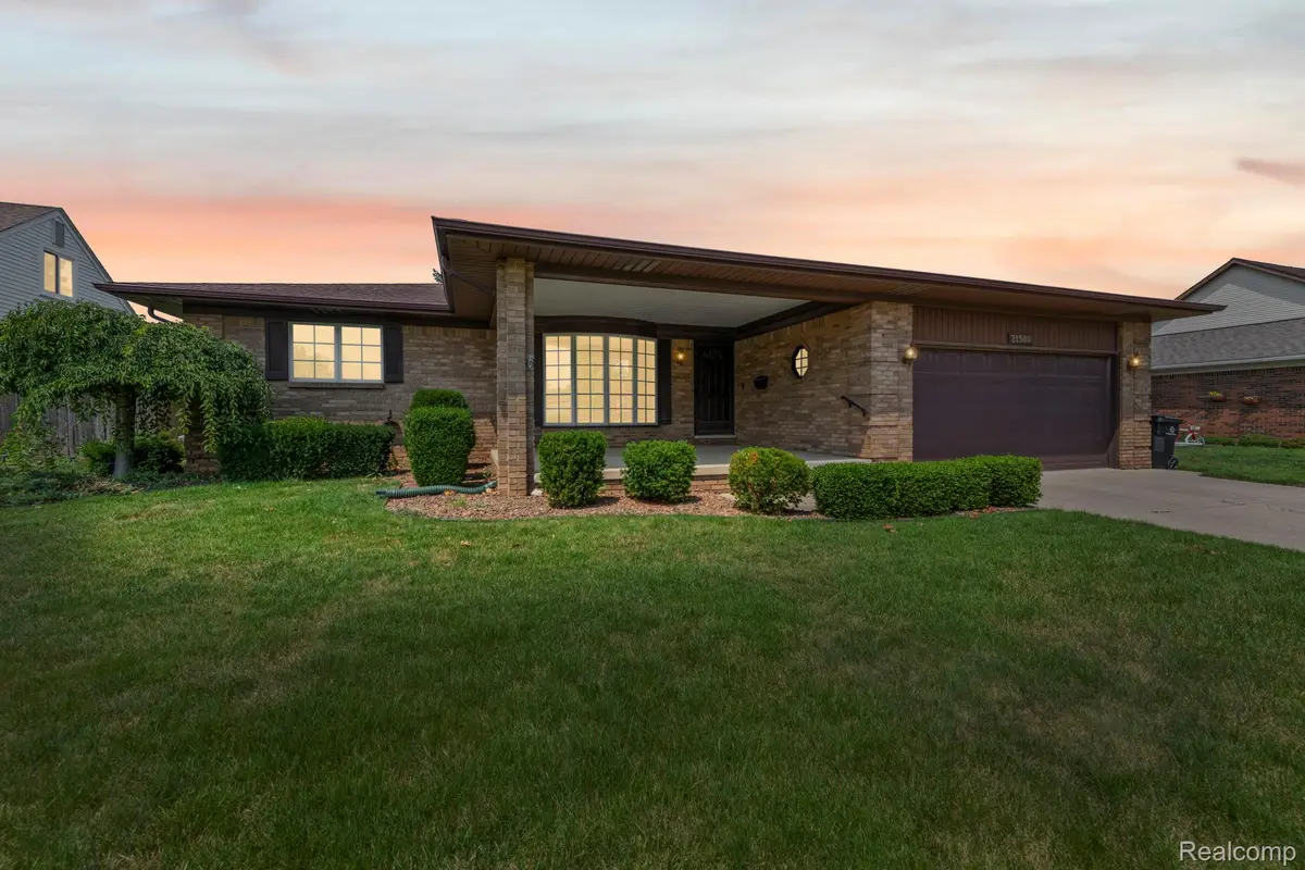 21580 Georgetown Road, Trenton, MI 48183 - #1