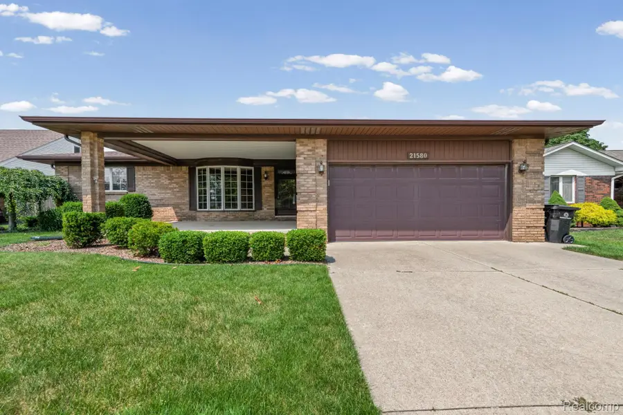 21580 Georgetown Road, Trenton, MI 48183 - #2