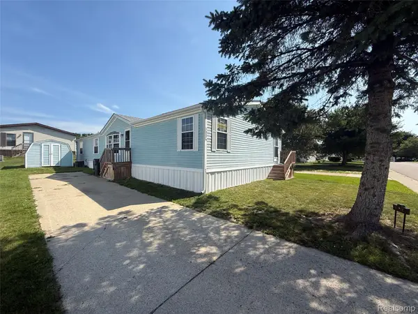 7023 Scarborough Lane, WhitmoreLake, MI 48189