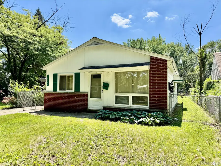 18341 Colgate Street, Dearborn Heights, MI 48125 - #2