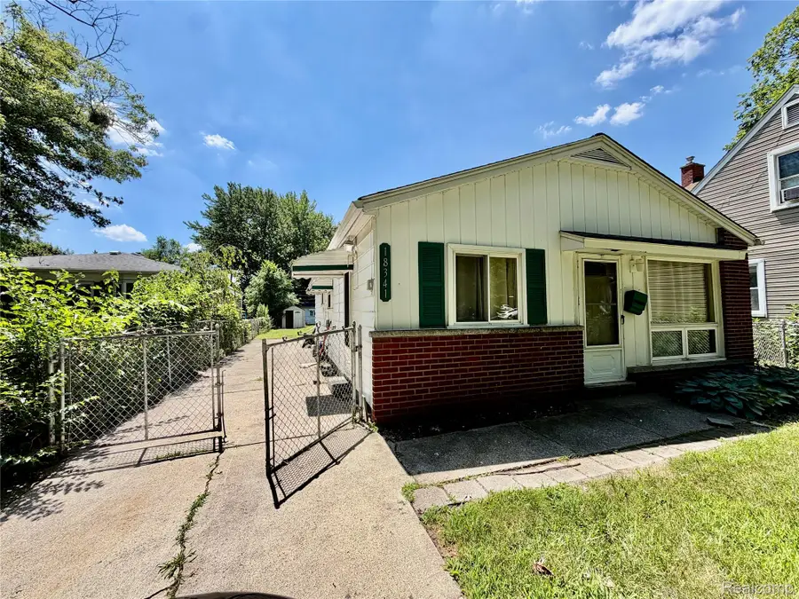 18341 Colgate Street, Dearborn Heights, MI 48125 - #3