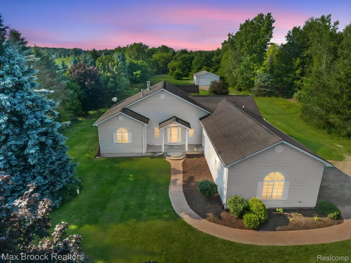 2165 Oakwood Road, Ortonville, MI 48462 - #1