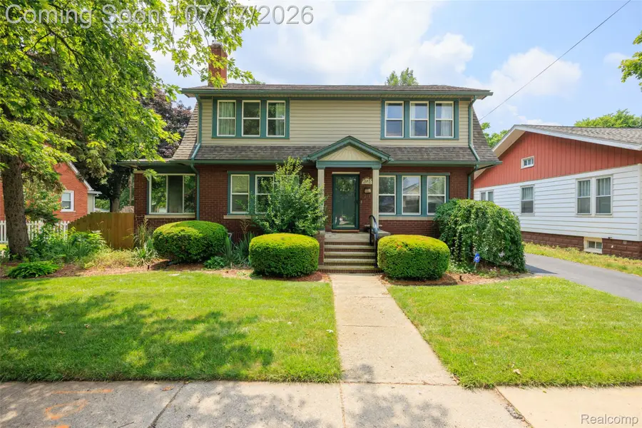 183 W Columbia Avenue, Belleville, MI 48111 - #2