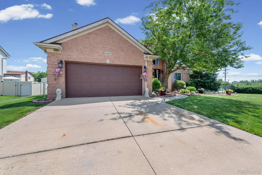 24909 Foxmoor Boulevard, Trenton, MI 48183 - #3