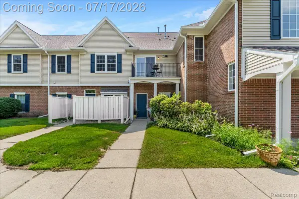 2929 Cottonwood Drive, Waterford, MI 48328