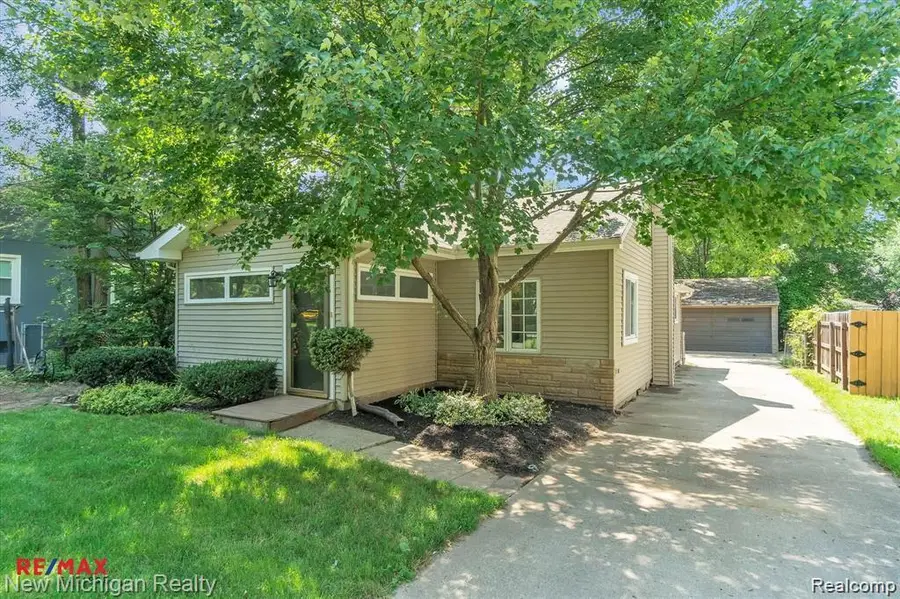 3262 Edgemere Street, Commerce Township, MI 48382 - #2