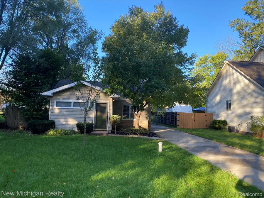 3262 Edgemere Street, Commerce Township, MI 48382 - #3