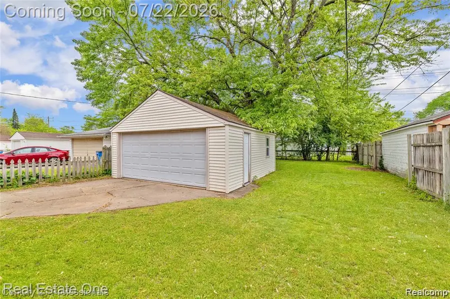 6953 N Vernon Street, Dearborn Heights, MI 48127 - #2