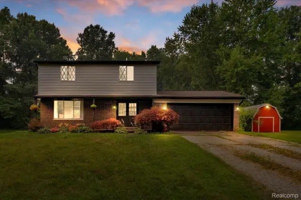 2700 N Hickory Lane, Oxford, MI 48371