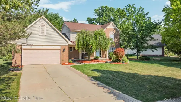 7570 Greenway Lane, WestBloomfield, MI 48324