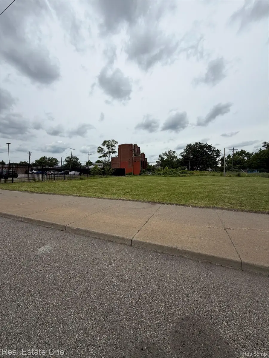 6510 W Warren Avenue, Detroit, MI 48210 - #2
