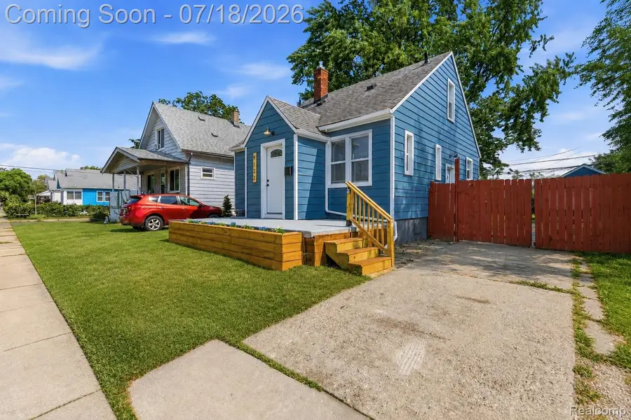 8132 Cadillac Avenue, Warren, MI 48089 - #2
