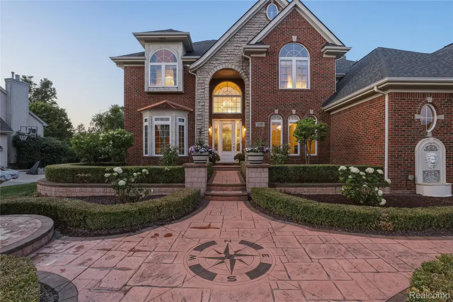2291 Lake Ridge Drive, Grand Blanc, MI 48439 - #3
