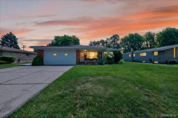 34452 Esper Drive, SterlingHeights, MI 48312