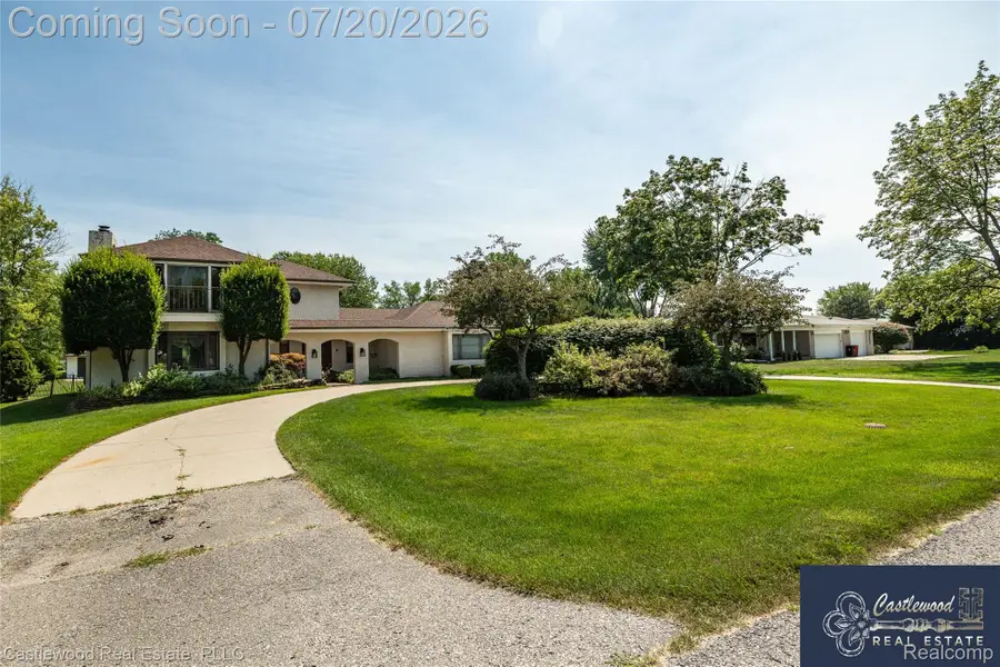 17150 S Nunneley Road, Clinton Township, MI 48035 - #2