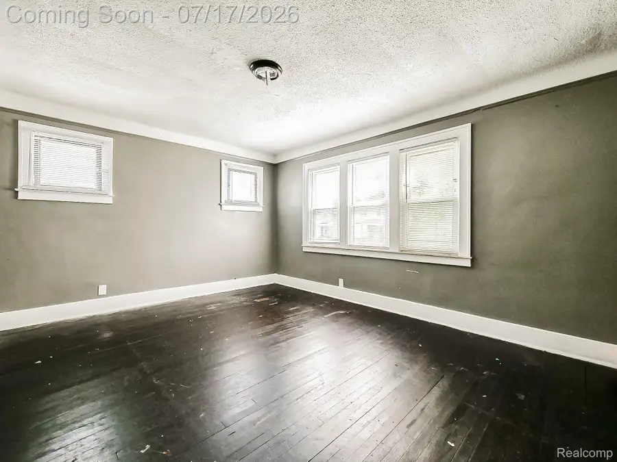 6873 Grandville Avenue, Detroit, MI 48228 - #2