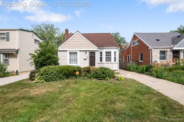2742 Oakshire Avenue, Berkley, MI 48072