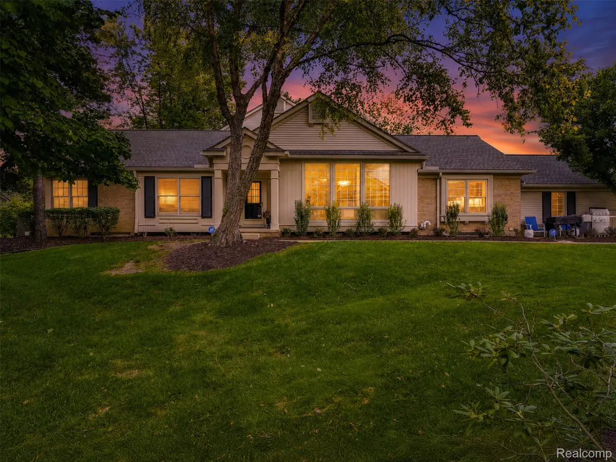 6012 Danbury Court, West Bloomfield, MI 48322 - #1