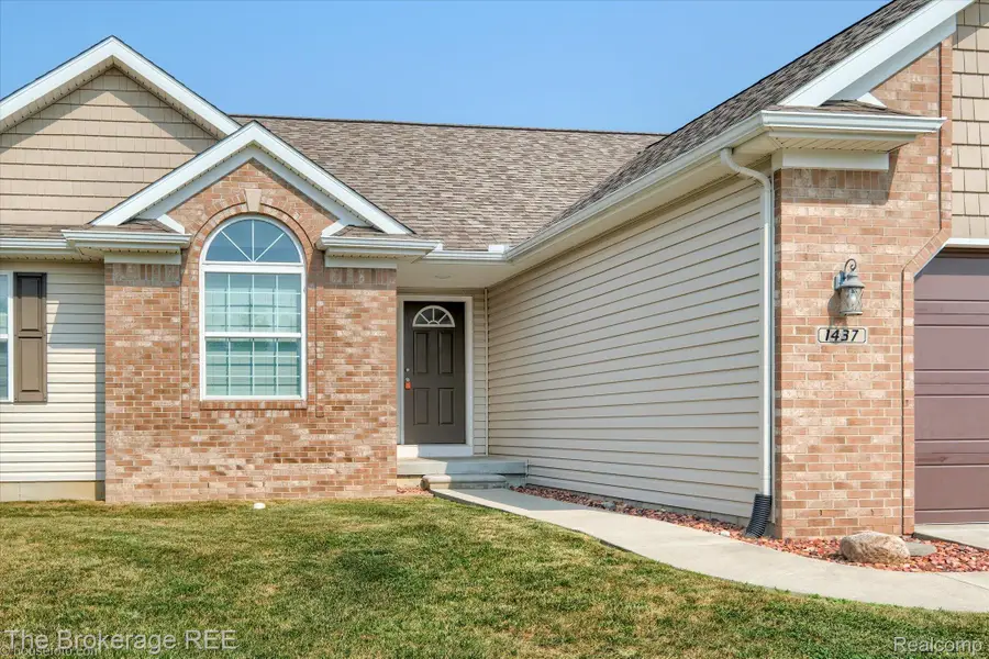 1437 Pondview Drive, Davison, MI 48423 - #2