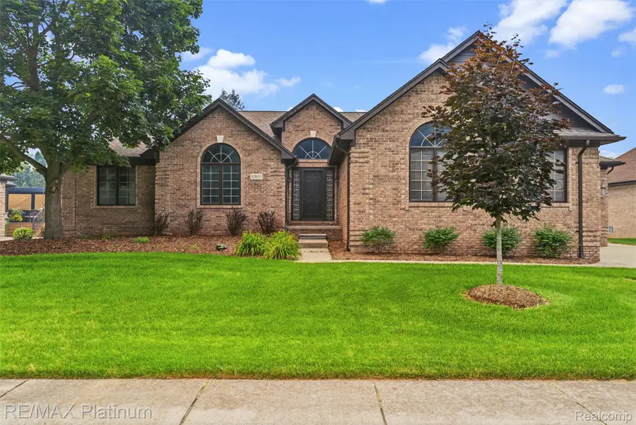52655 Chestnut Grove Lane, Utica, MI 48316 - #3