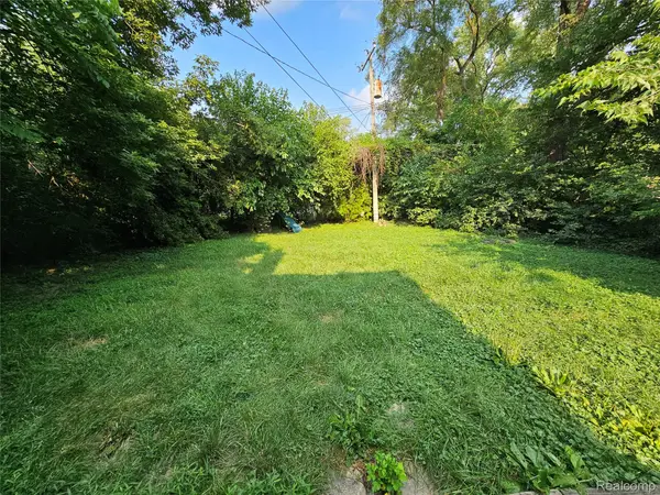 15524 Macarthur, Redford, MI 48239