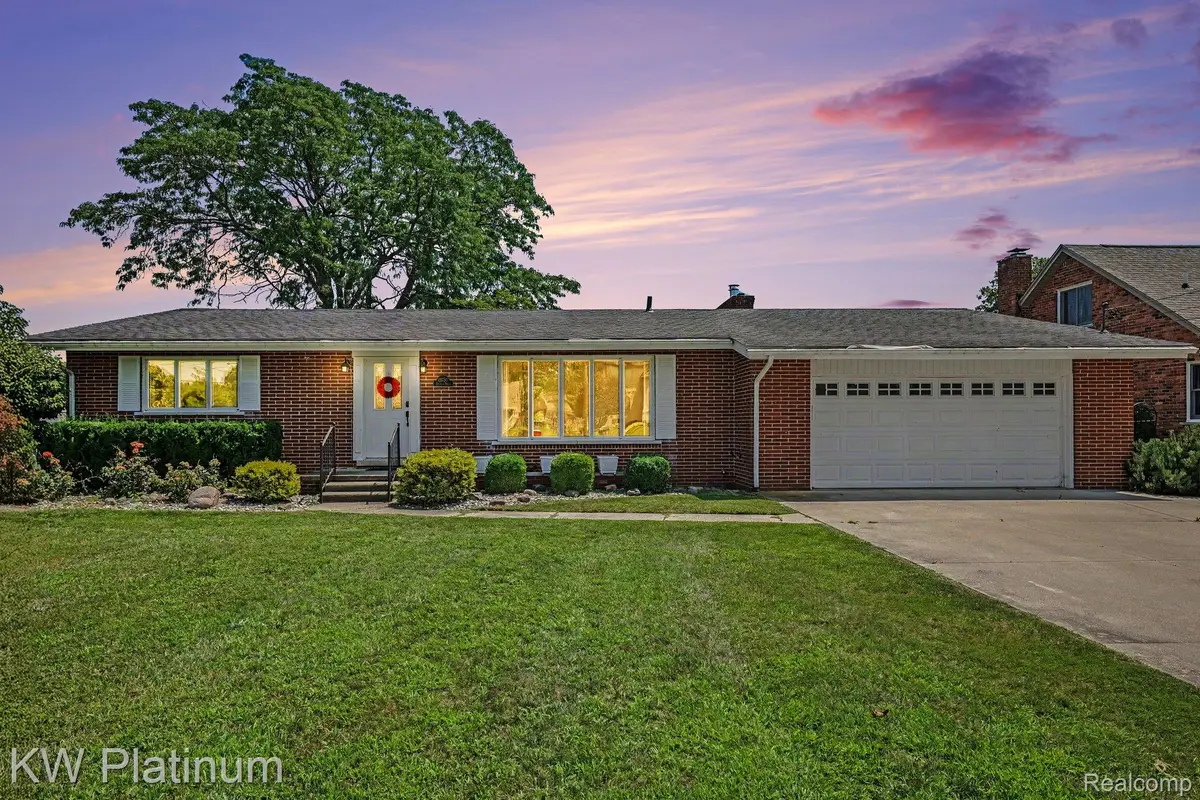 49750 Nautical Drive, Chesterfield, MI 48047 - #1