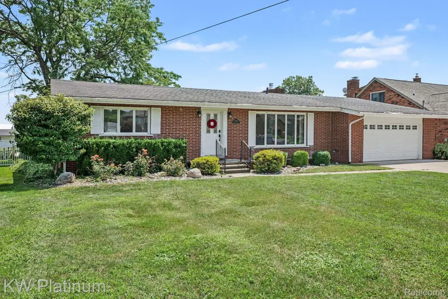 49750 Nautical Drive, Chesterfield, MI 48047 - #3