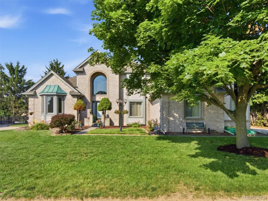 48507 Montelepre Drive, Utica, MI 48315 - #2