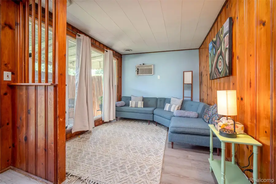 5990 Jackson Street, Taylor, MI 48180 - #2
