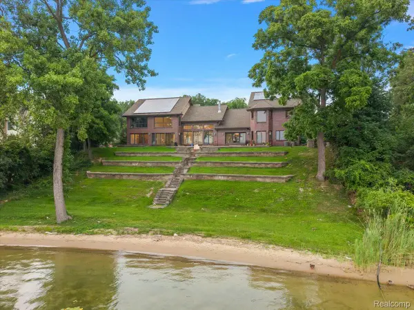 2612 Cove Lane, WestBloomfield, MI 48323