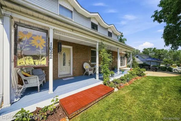 1642 Delmonte Street, WolverineLake, MI 48390