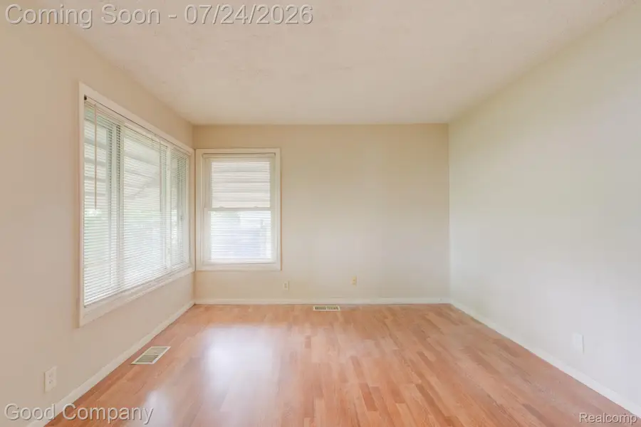 5700 Farnum Street, Westland, MI 48186 - #3
