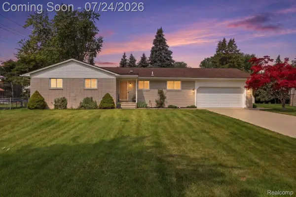 38475 Manchester Street, ClintonTownship, MI 48036