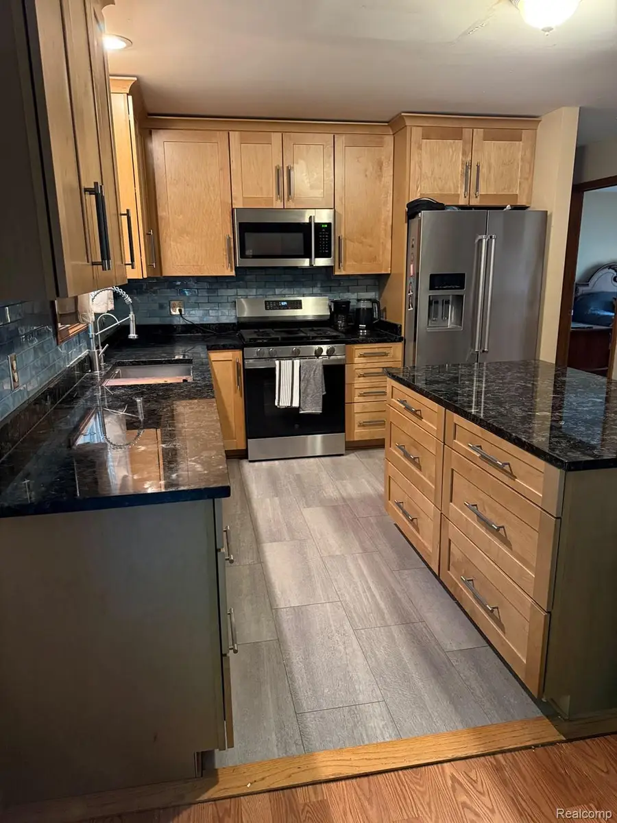 8819 Woodshire Drive, White Lake, MI 48386 - #2