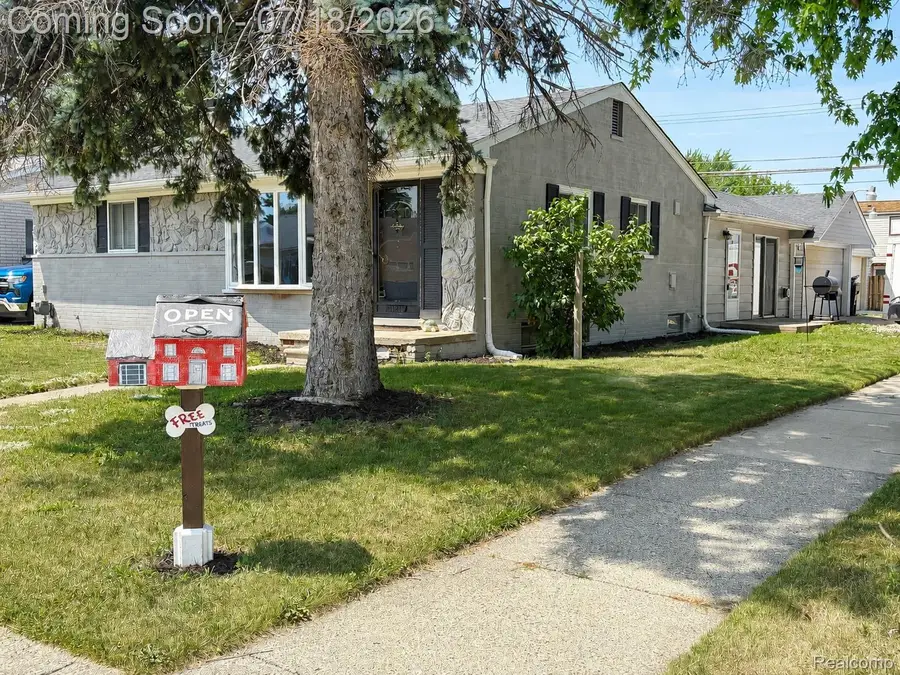 31214 Geraldine Street, Westland, MI 48185 - #2