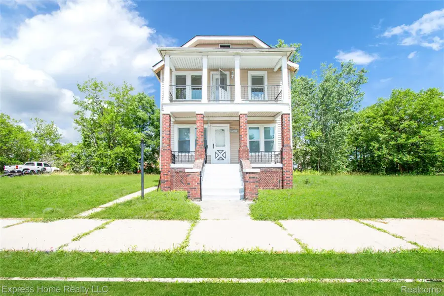 13484 Maine Street, Hamtramck, MI 48212 - #2