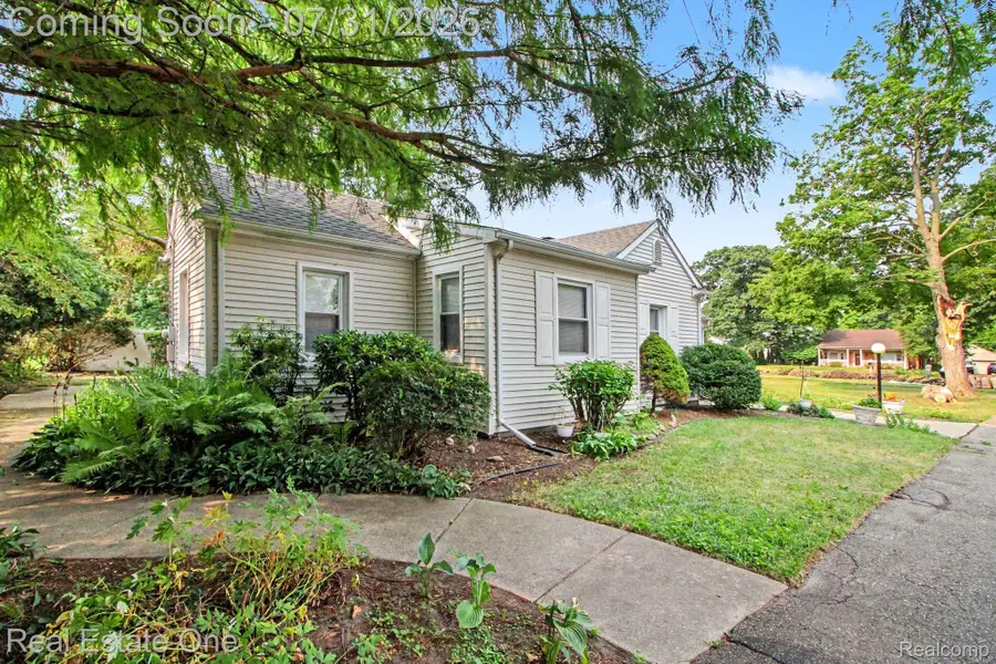 9116 Hix Road, Livonia, MI 48150 - #3