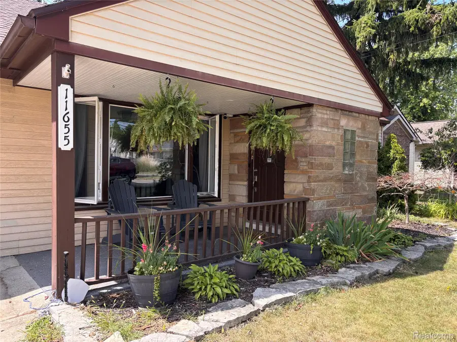 11655 San Jose Avenue, Redford, MI 48239 - #2