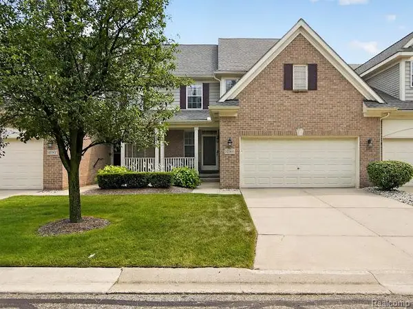 32969 Brookside Circle #18, Livonia, MI 48152