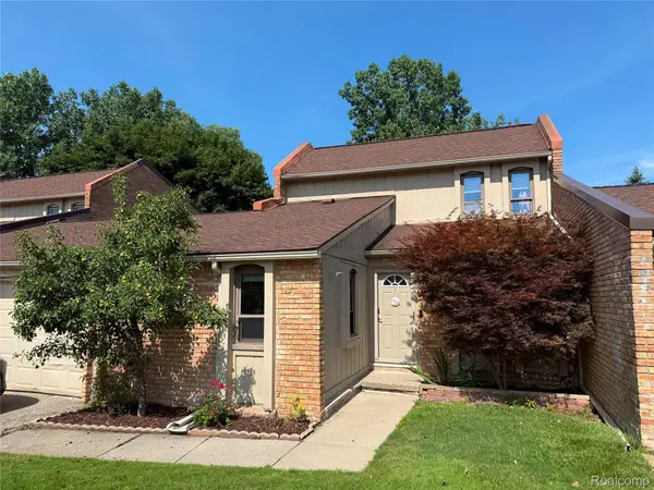 2910 Moon Lake Drive, WestBloomfield, MI 48323