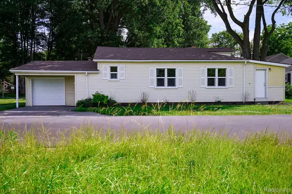 36807 Jefferson Avenue, HarrisonTownship, MI 48045