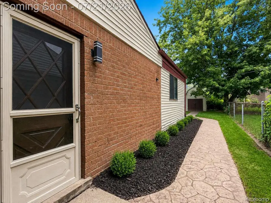 33424 Cheryl Street S, Clinton Township, MI 48035 - #3