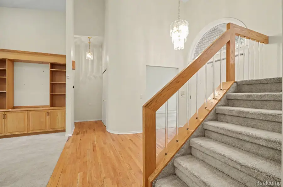 6329 Mission Drive, West Bloomfield, MI 48324 - #3