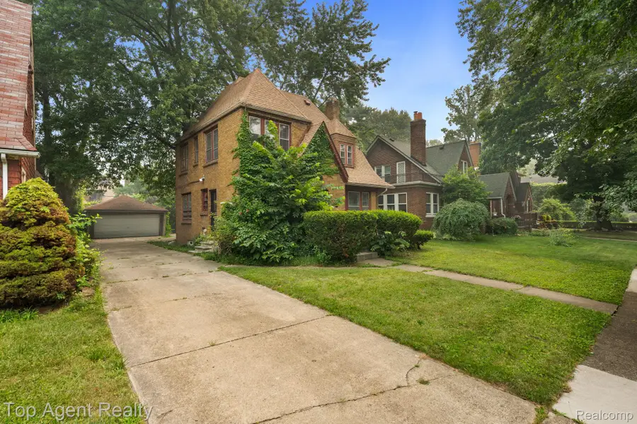 18642 Lancashire Street, Detroit, MI 48223 - #2
