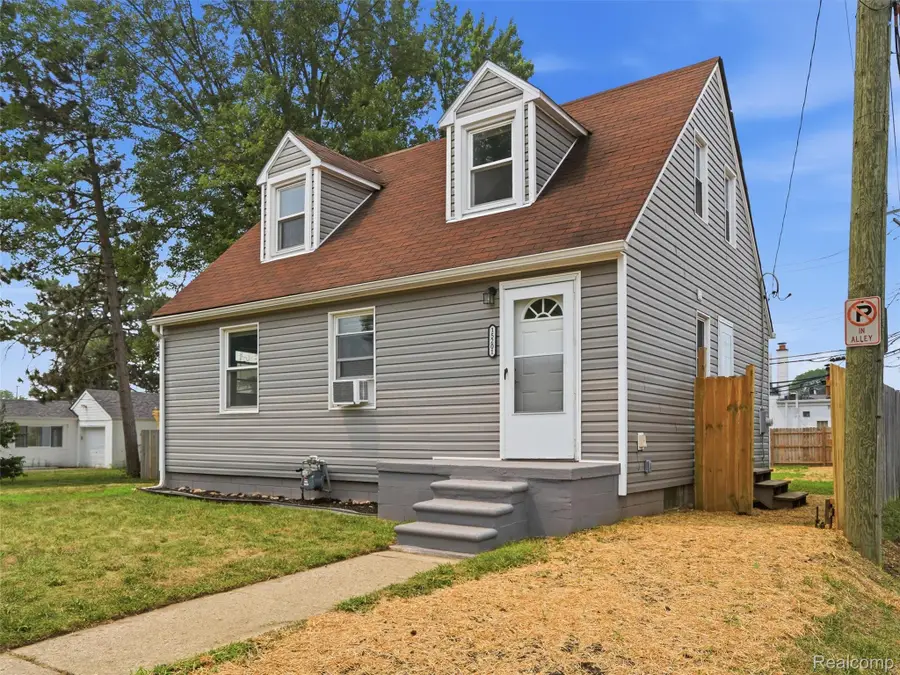 15201 Cavour Street, Livonia, MI 48154 - #2