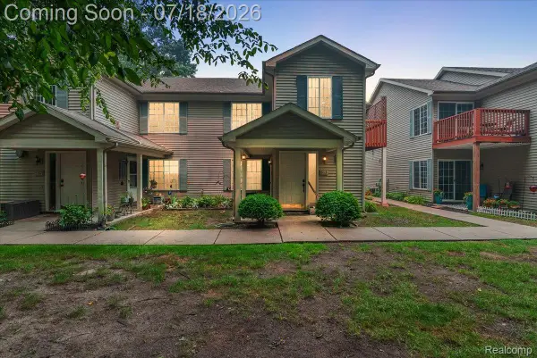 861 Saybrook Drive, Waterford, MI 48327