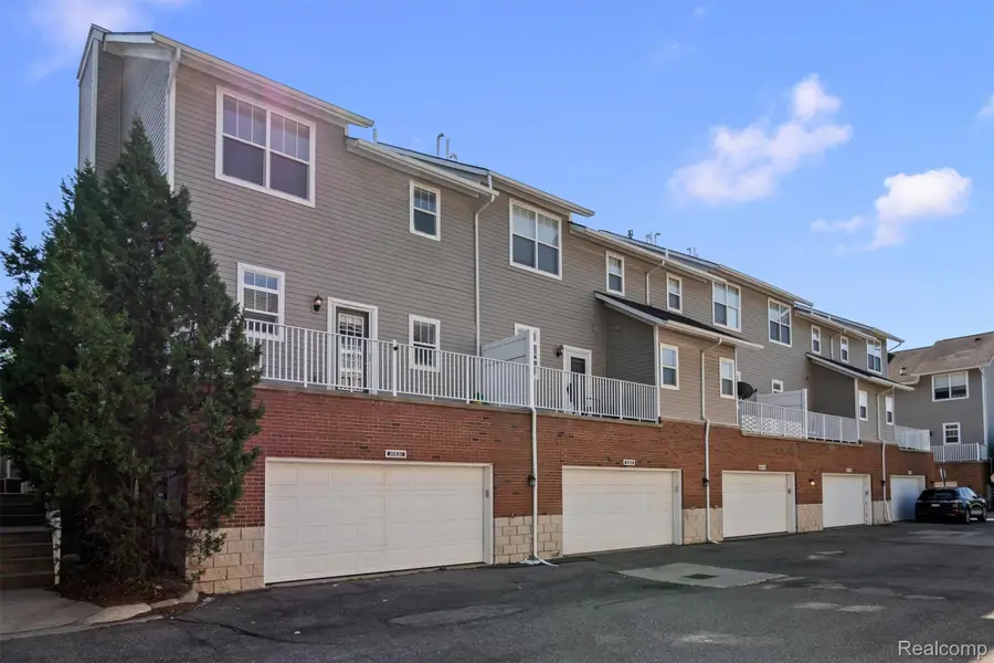 45630 Altz Street, Utica, MI 48315 - #2