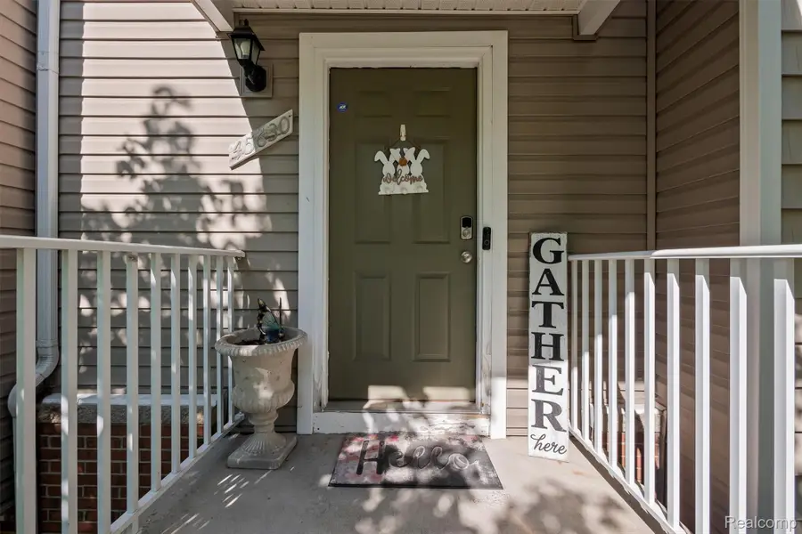 45630 Altz Street, Utica, MI 48315 - #3