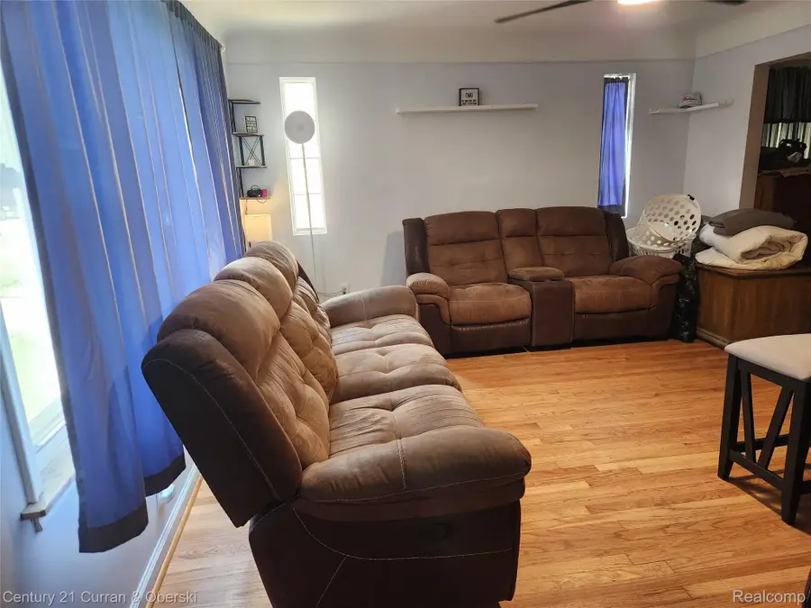 915 E 14 Mile Road, Clawson, MI 48017 - #2