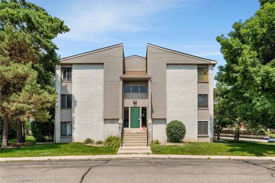 32005 W 12 Mile Road #205, Farmington, MI 48334 - #2